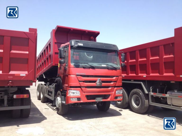 HOWO dump trucks feature heavy-duty materials and rugged chassis and body designs