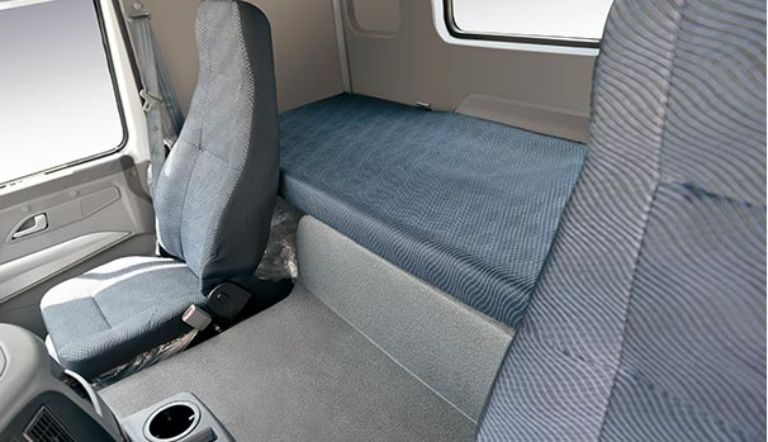 Cockpit bed for HOWO trucks